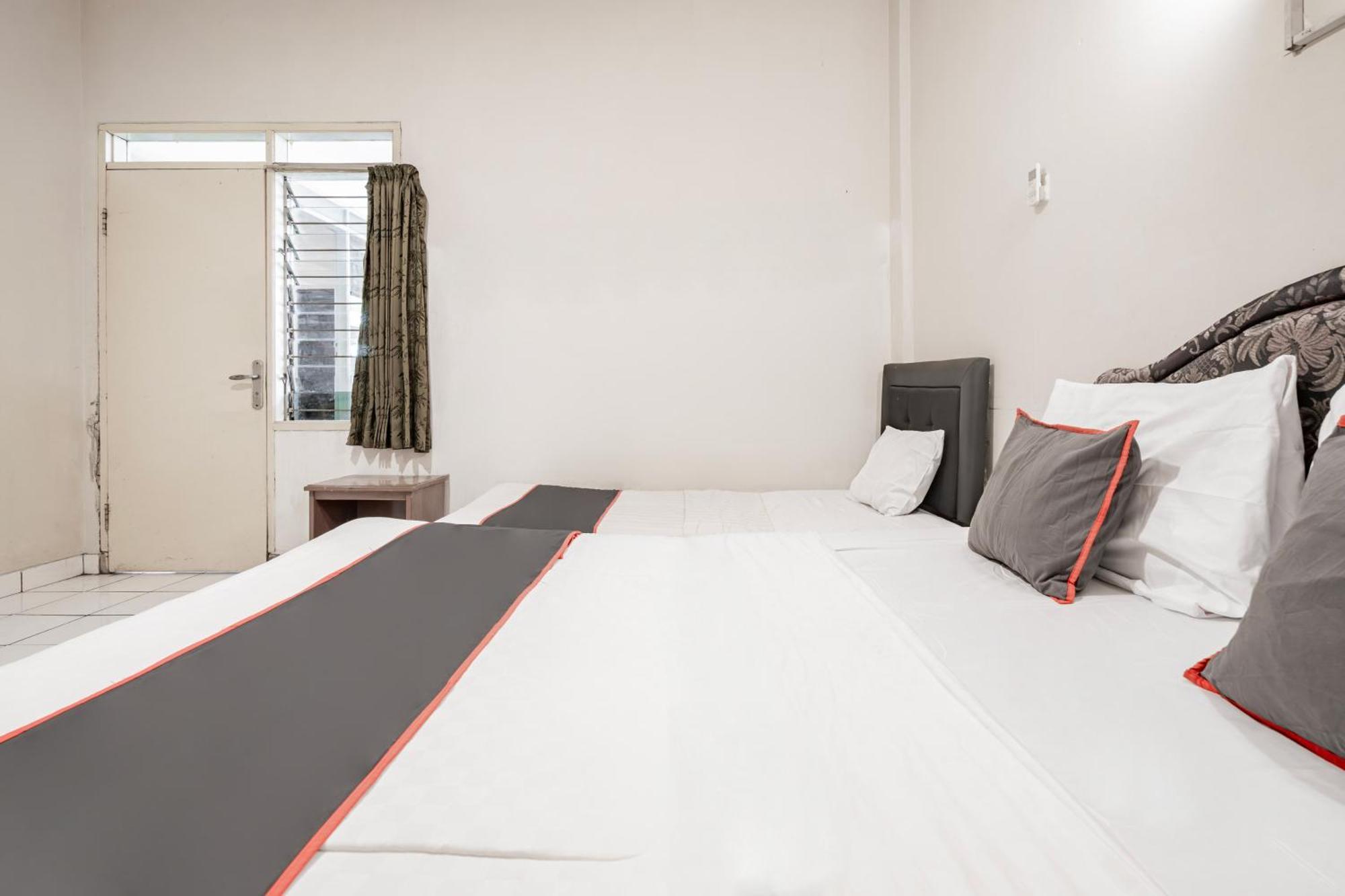Collection O Hotel Sanira Bandung Ngoại thất bức ảnh